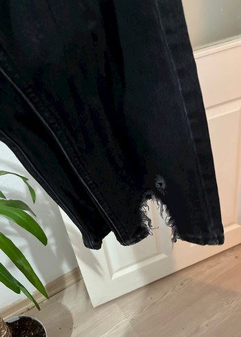 38 Beden Siyah Yırtık Detaylı Midi Salaş Kadın Jean