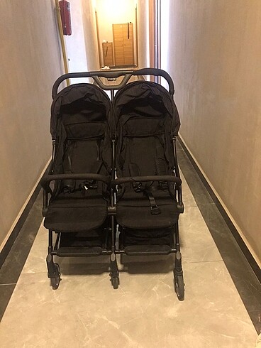 İkiz bebek arabası