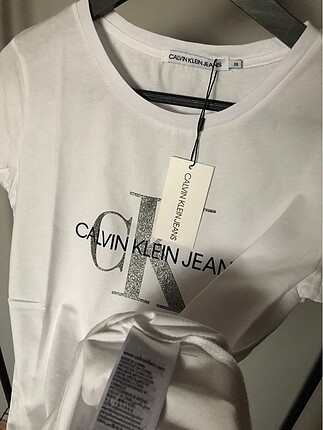 xs Beden beyaz Renk Calvin Klein Kadın T-Shirt, XS-S-M-L-XL bedenleri mevcuttur, her