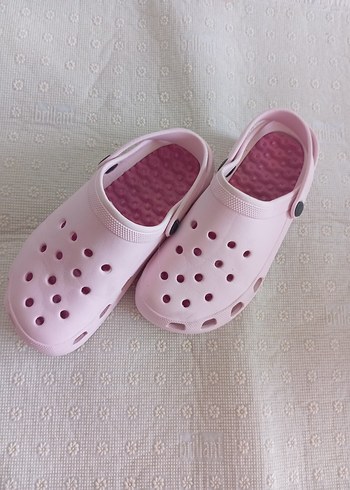 Crocs Kızlar için Pembe Normcore Terlik