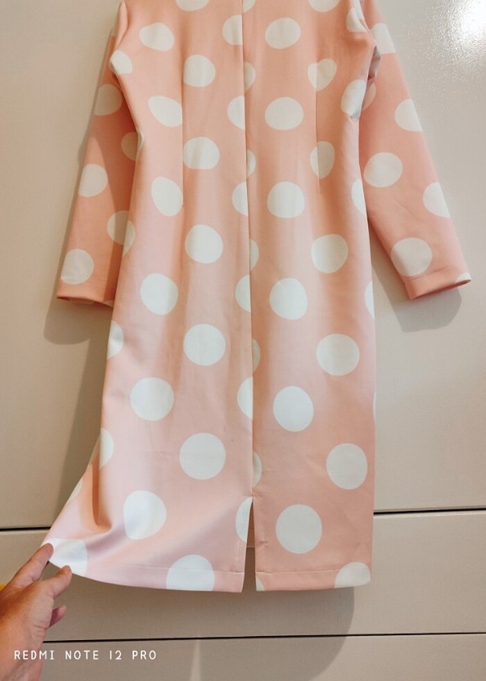 Pembe beyaz puanlı sıfır elbise - Görsel 3