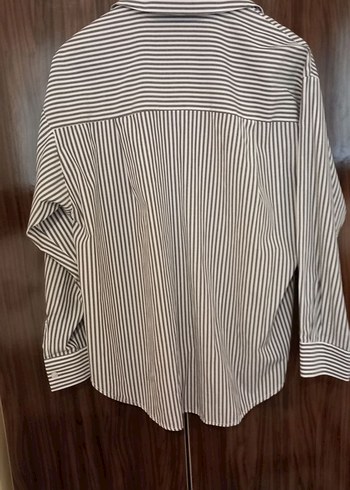 Kadın Gri Beyaz Çizgili Uzun Kollu Gömlek - Görsel 4