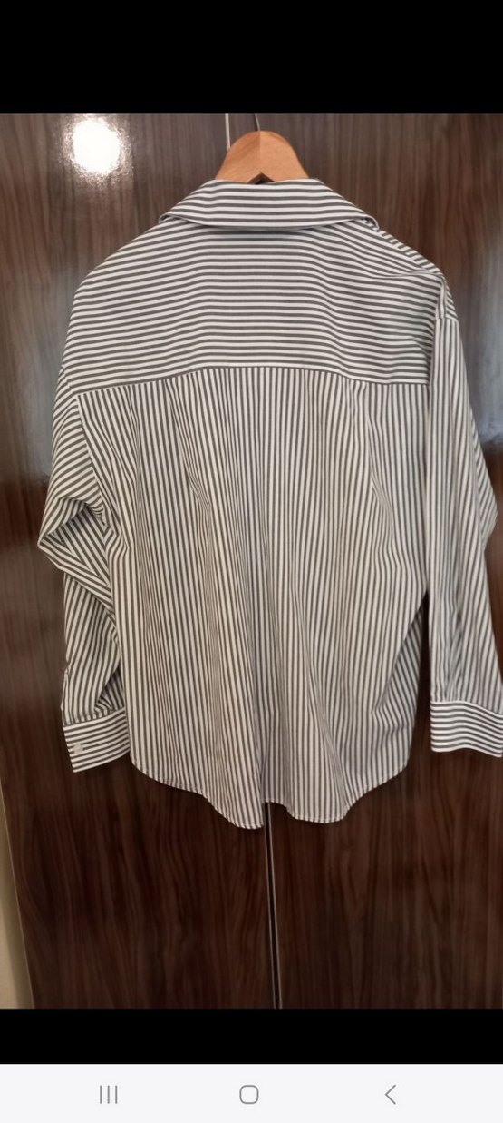 Kadın Gri Beyaz Çizgili Uzun Kollu Gömlek - Görsel 4