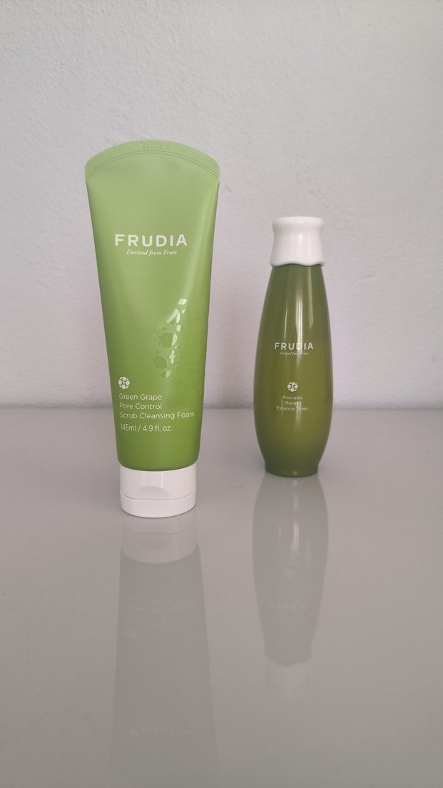 Frudia Yeşil Üzüm Gözenek Temizleyici Köpük ve tonik - Görsel 3