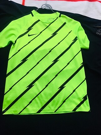 Nike tshirt