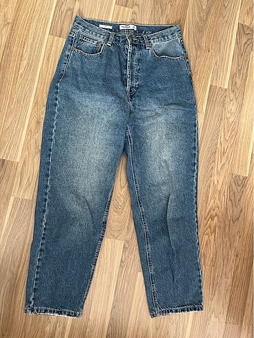 pull and bear mom fit jean