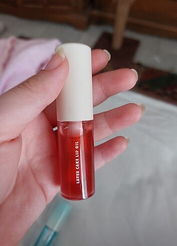 Sunday picnic lip oil 