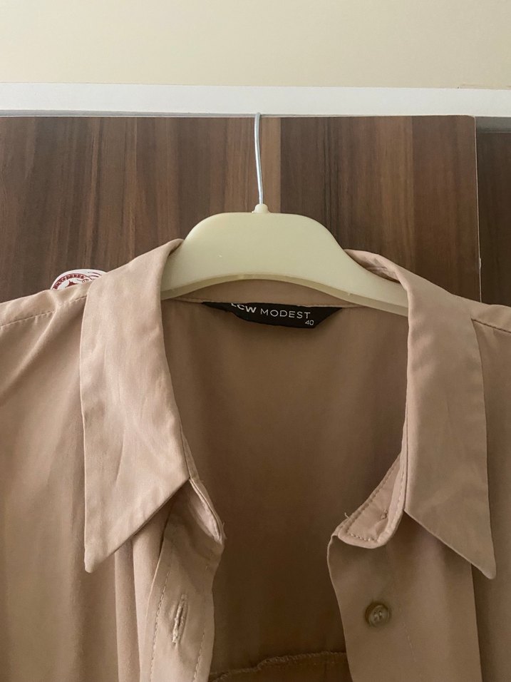 Bej Düğmeli Uzun Kollu Kadın Gömlek - Görsel 3