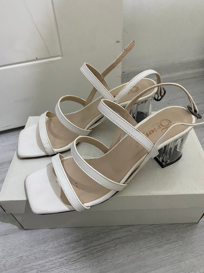 Beyaz Topuklu Kadın Sandalet - Görsel 2