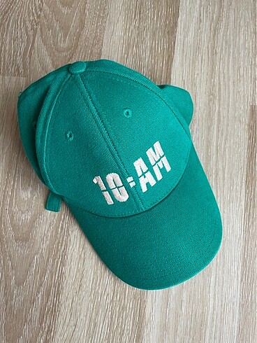 10 am yeşil şapka