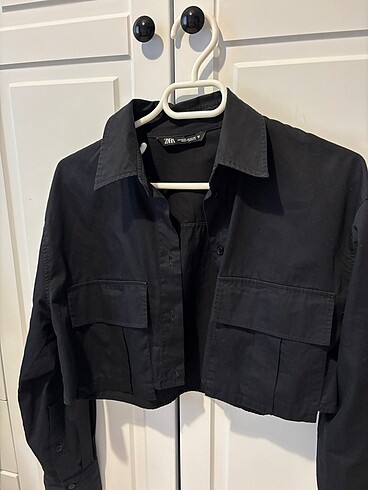 xs Beden Zara crop siyah poplin gömlek