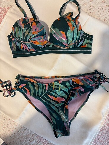 34 Beden çeşitli Renk H&M bikini takım