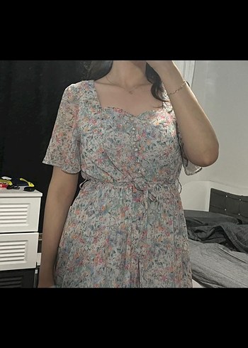 V Yaka Düğmeli Bohem Midi Elbise