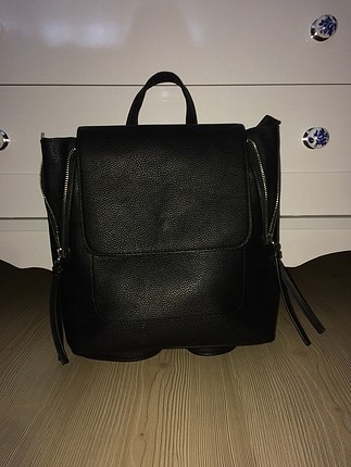 Stradivarius sırt çantası