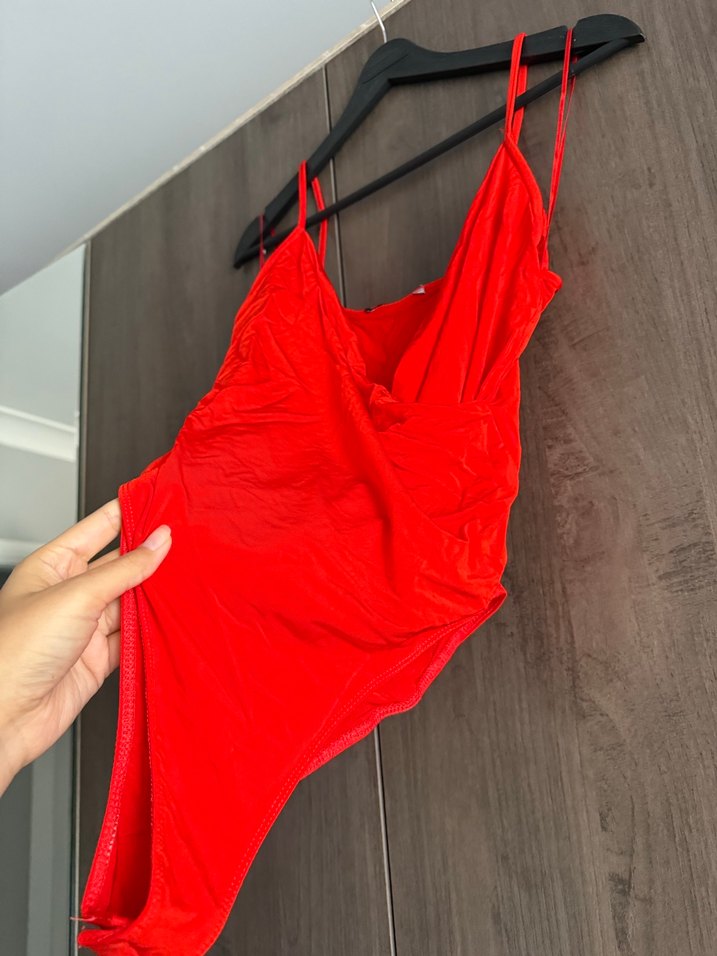 Kırmızı Drapeli İpli Kadın Mayo - Görsel 2