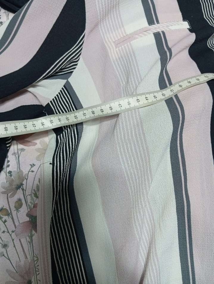 Düğmeli V Yaka Uzun Kollu Çizgili Gömlek - Görsel 5