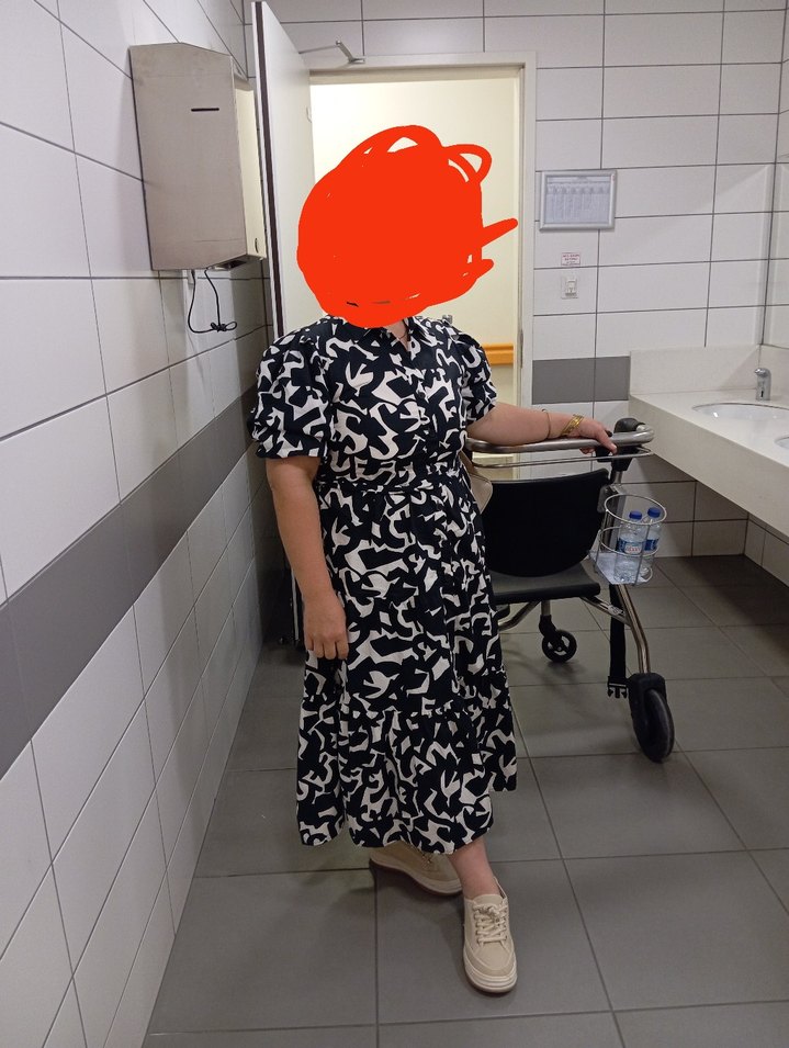 Kadın Siyah Desenli Uzun Elbise - Görsel 2