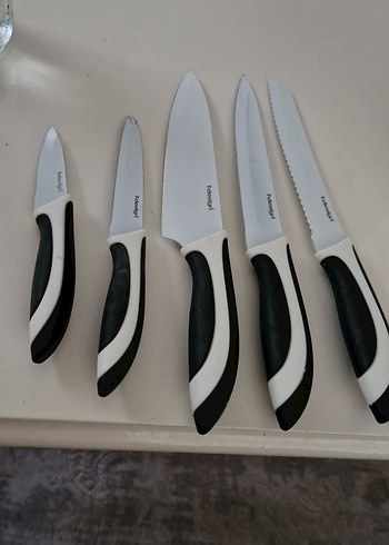 Karaca Beyaz Bıçaklık ve Siyah Saplı Bıçak Seti