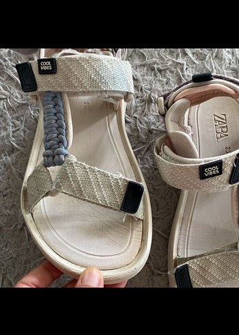 34 Beden beyaz Renk Zara sandalet