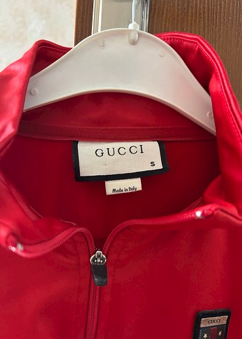 Kadın marka detaylı  Kırmızı Fermuarlı Spor Ceket - Görsel 3