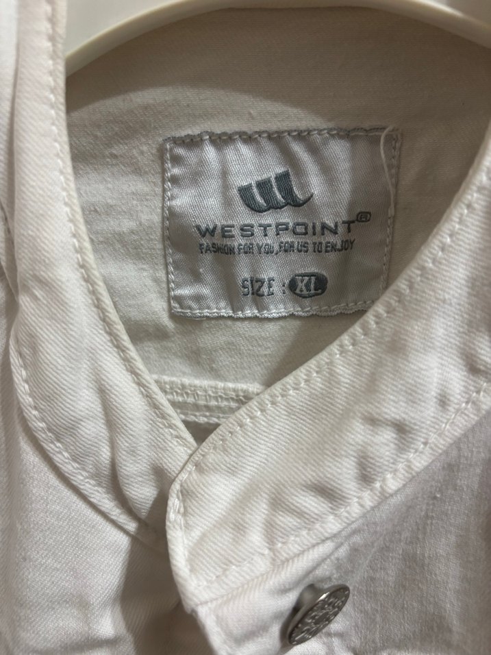 Kadın Beyaz Düğmeli Kısa Kot Ceket - Görsel 3