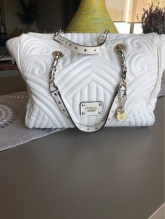 Guess yazlık beyaz çanta