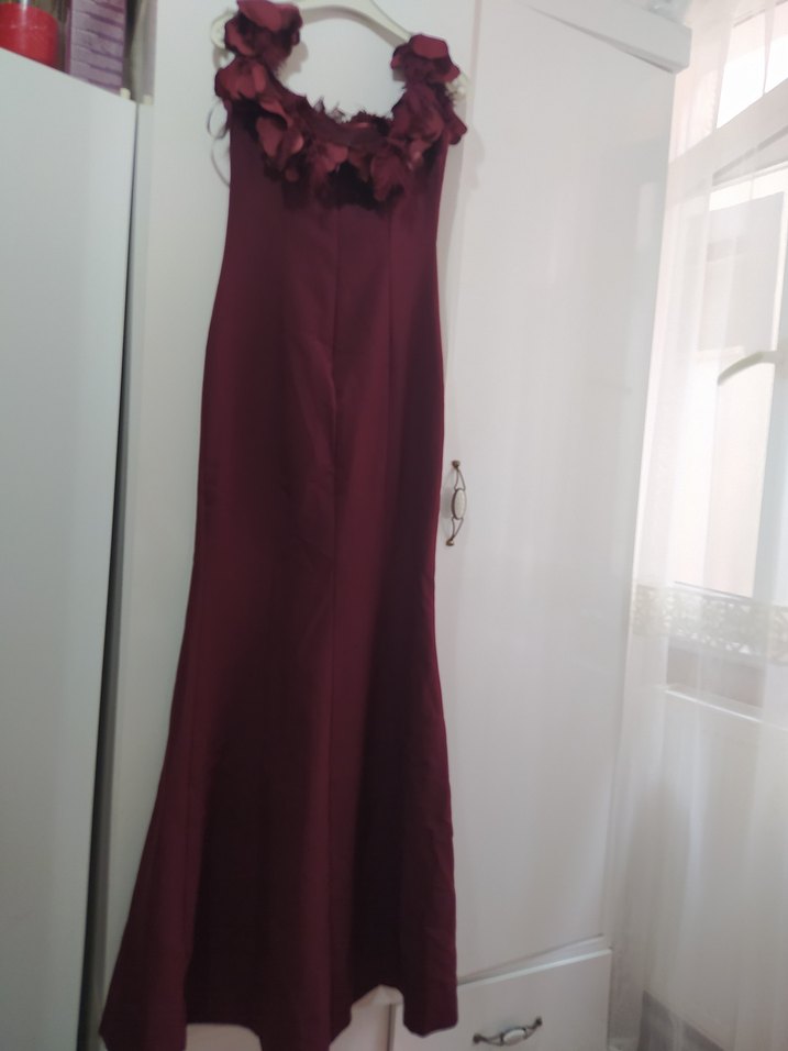 Bordo Uzun Drapeli Straplez Abiye Elbise - Görsel 5