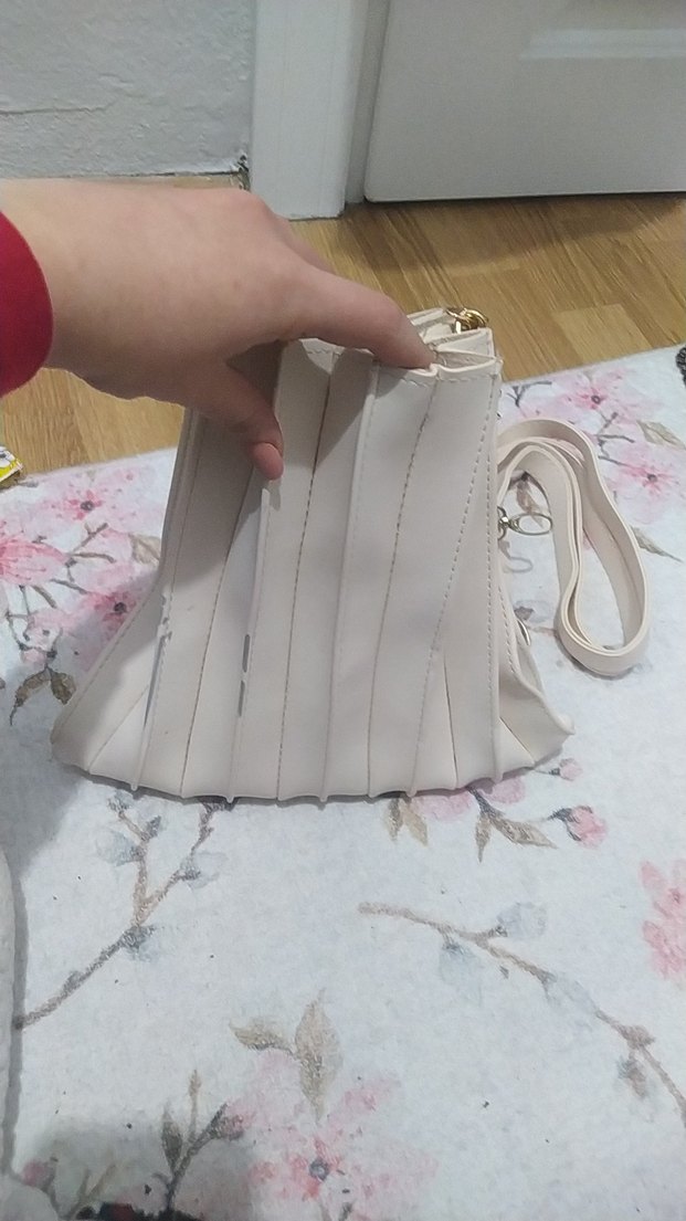 Beyaz Pileli Kadın Çanta - Görsel 4