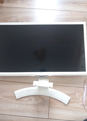 Beyaz LG televizyon - Görsel 4