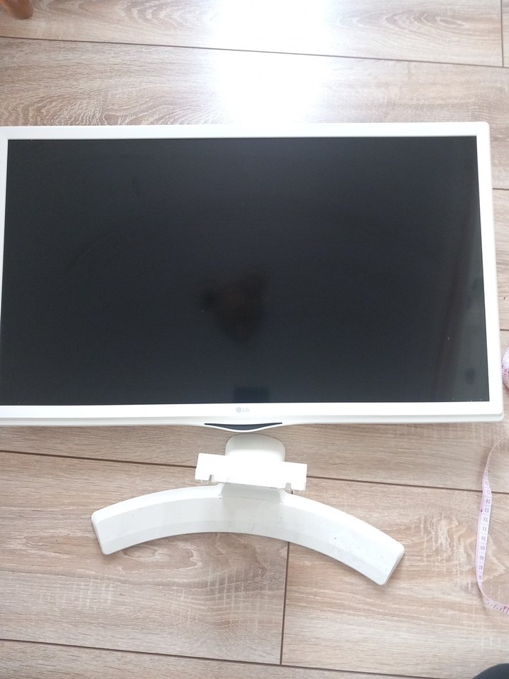 Beyaz LG televizyon - Görsel 4