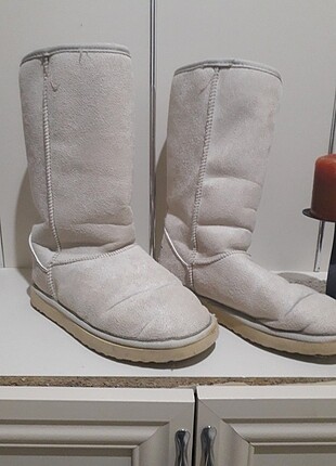 UGG Bot