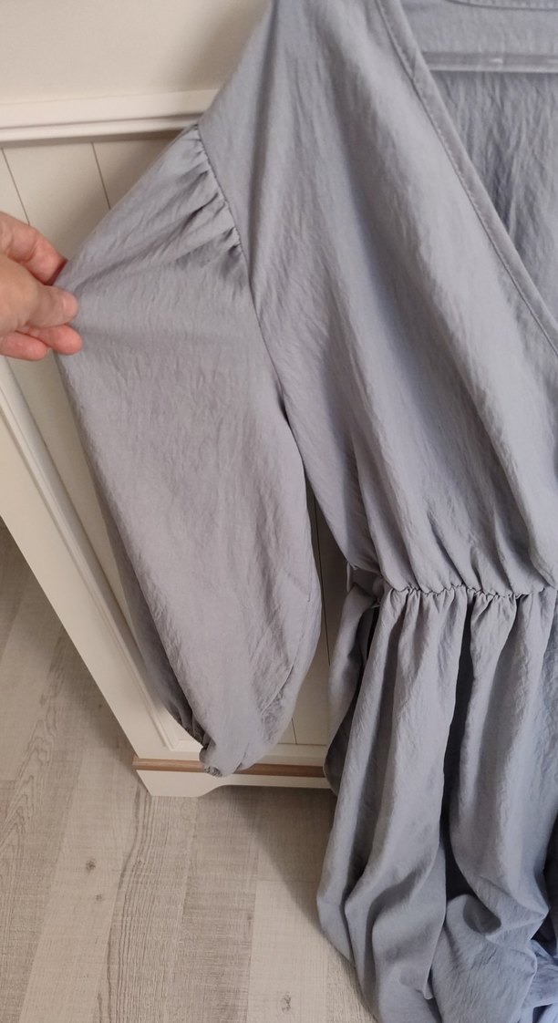 Gri Uzun Keten Elbise V Yaka Drapeli - Görsel 3