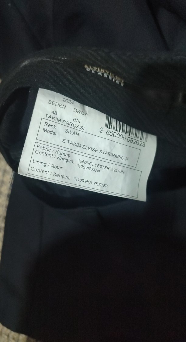 Düğmeli Siyah Erkek Takım Elbise - Görsel 3