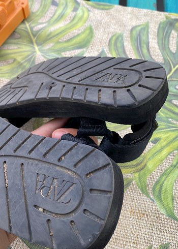 33 Beden siyah Renk Zara sandalet
