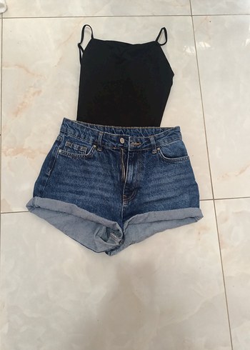 36 Beden Koyu Mavi Kısa Denim Şort sırtı açık