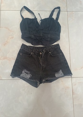Trendyol & Milla Kadın Siyah Mini Denim Şort bustiyer