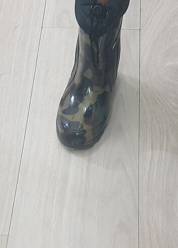 Yağmur çizmesi 