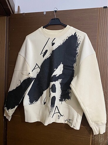 Zara sweatshirt