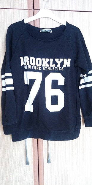 sweatshirt
