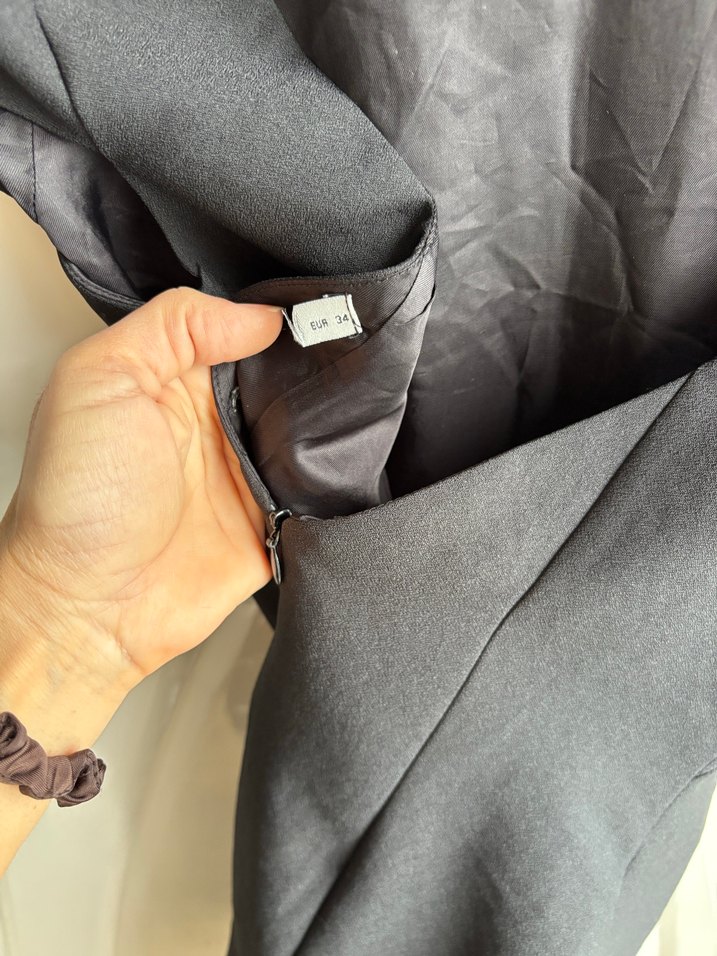 Drapeli Siyah Kısa Kollu Kalem Elbise - Görsel 3