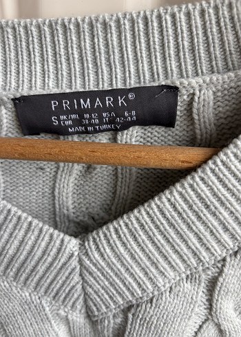 Gri V Yaka Örgü Mini Kadın Kazak - Görsel 3