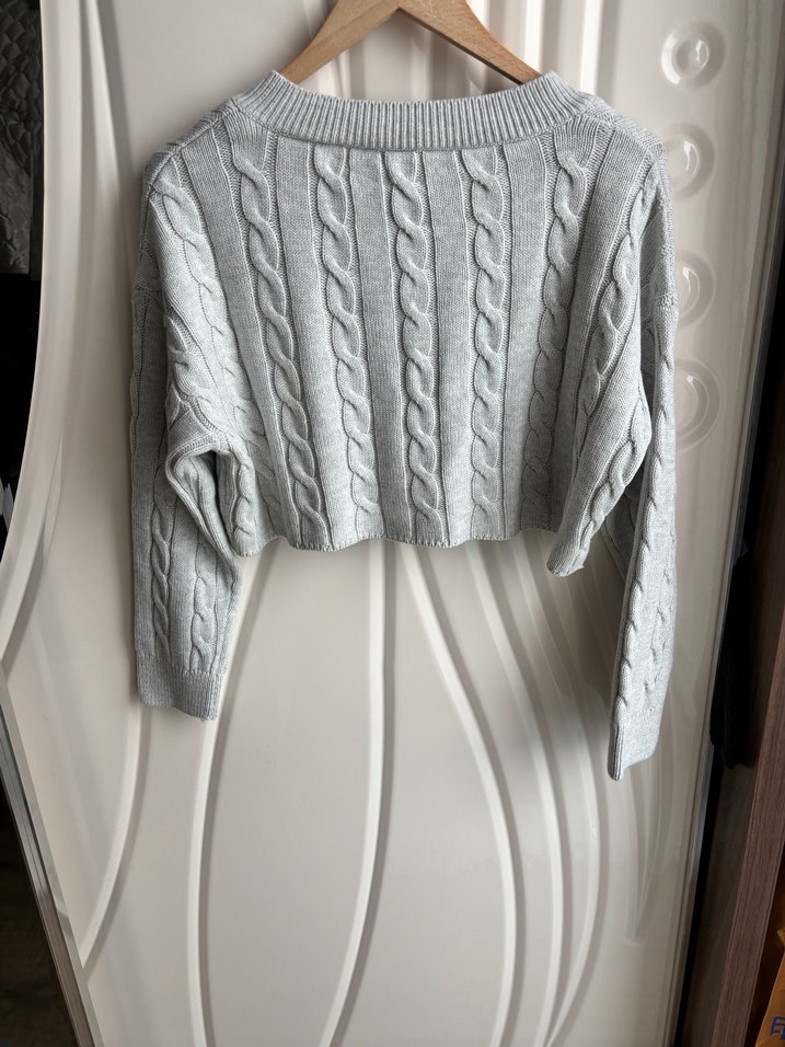 Gri V Yaka Örgü Mini Kadın Kazak - Görsel 2