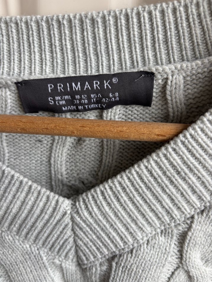 Gri V Yaka Örgü Mini Kadın Kazak - Görsel 3