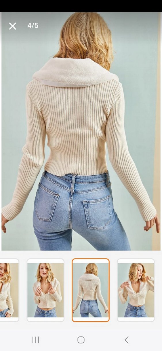 Kürk Detaylı V Yaka Bej Mini Triko Kazak - Görsel 3