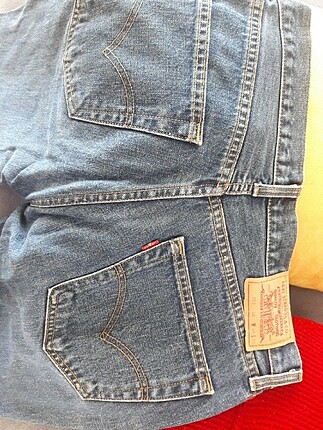 Levis jeans