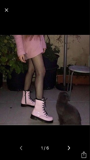 Pembe bağcıklı bot