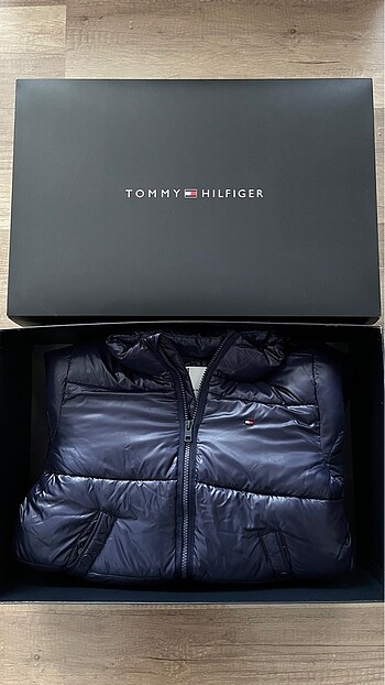 7 Yaş Beden Tommy Hilfiger Mont