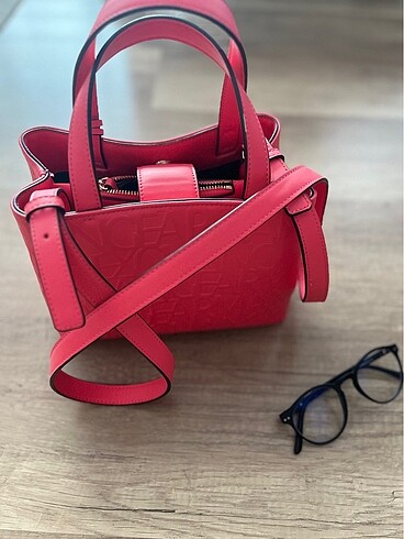 Beden kırmızı Renk Armani exchange çanta