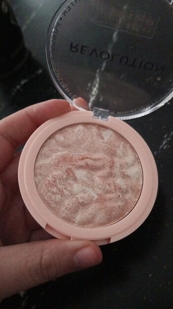  Beden Renk Revolution powder highlighter 