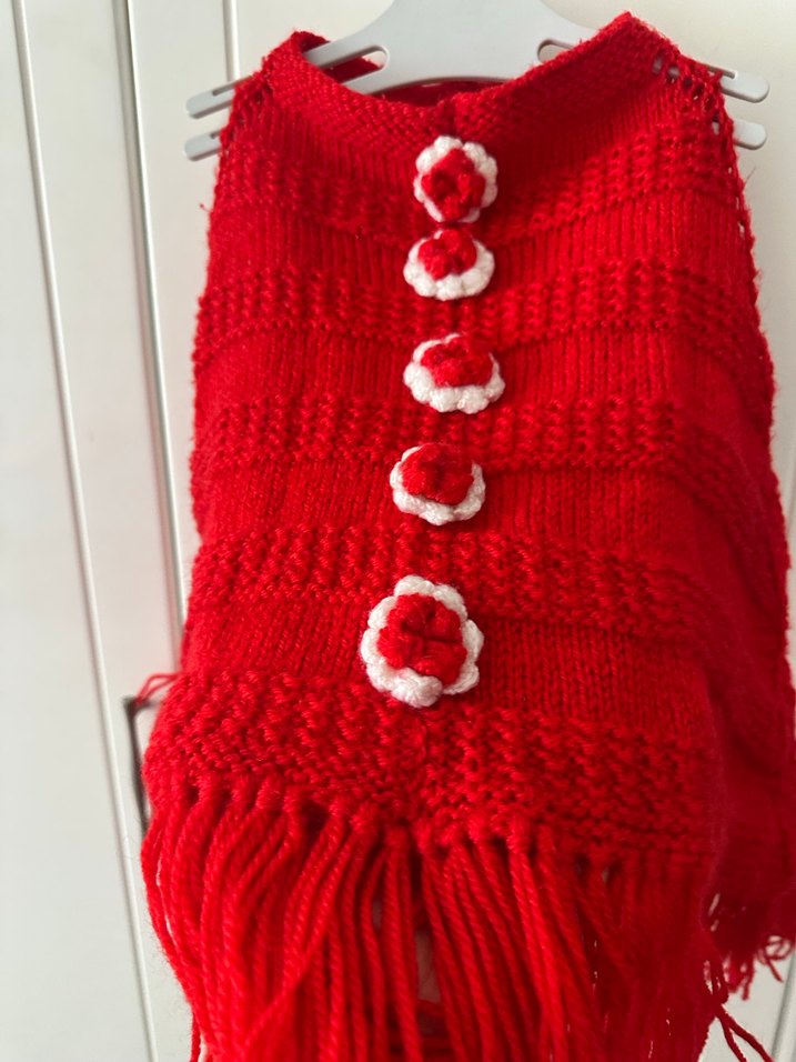 Kız Çocuk Kırmızı Örgü Panço - Görsel 3